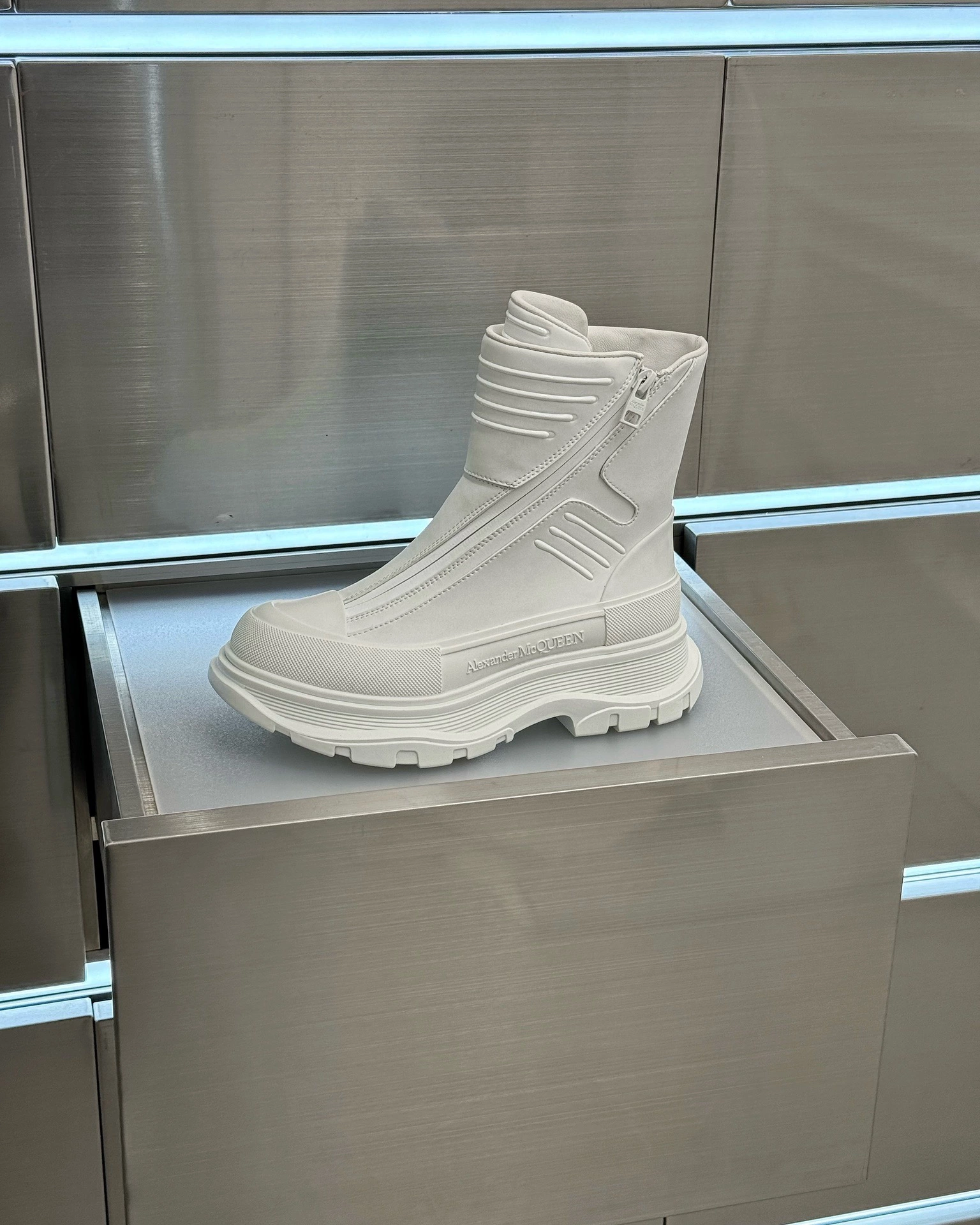 0A4B8E7B-BAEB-43D4-87B4-6F072D2D8DF8