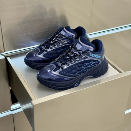 LOUIS VUITTON Discovery