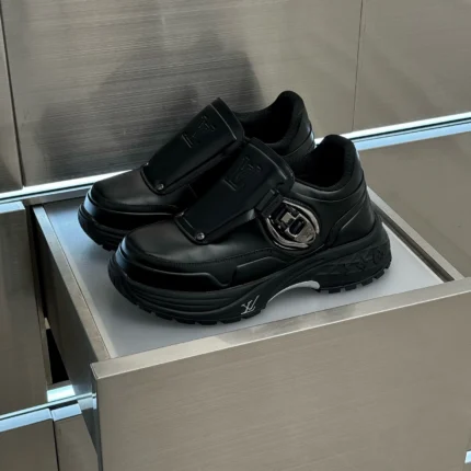 LOUIS VUITTON Discovery