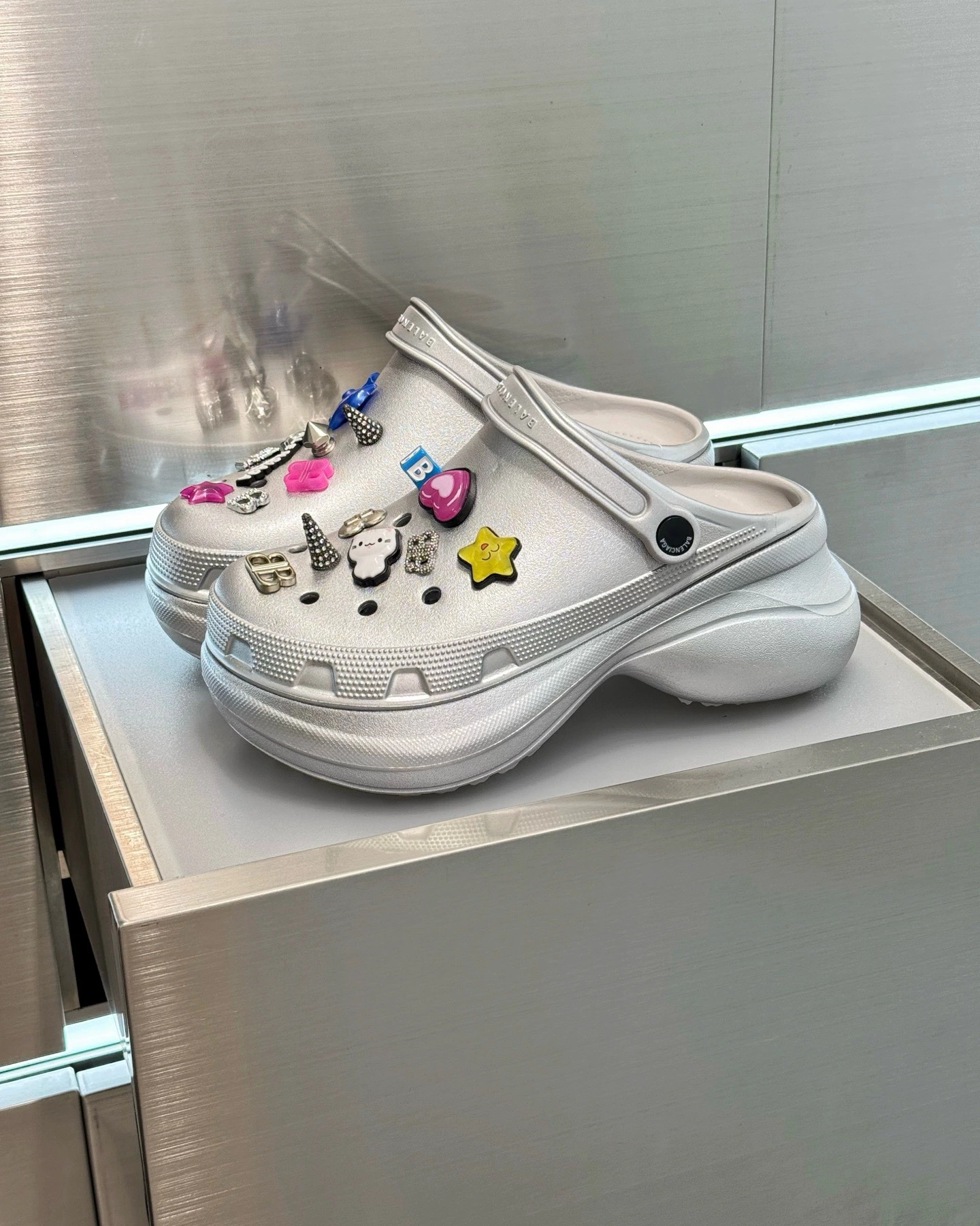 B165DBCC-ED84-434A-BF8D-04D7D3AA2E6B