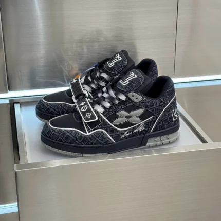 LOUIS VUITTON Trainer Sneakers