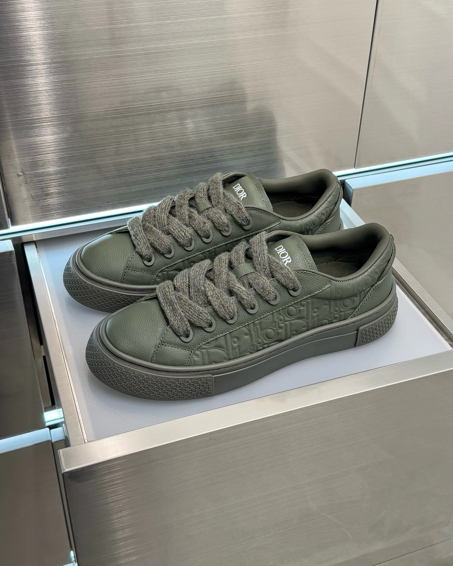 DFC61D54-7B0C-4959-82B7-B587CF45CDA4