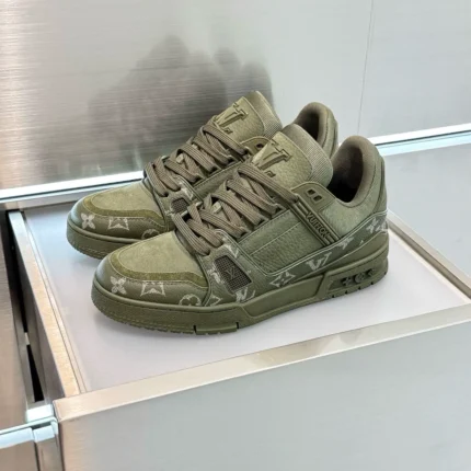LOUIS VUITTON Trainer Sneakers