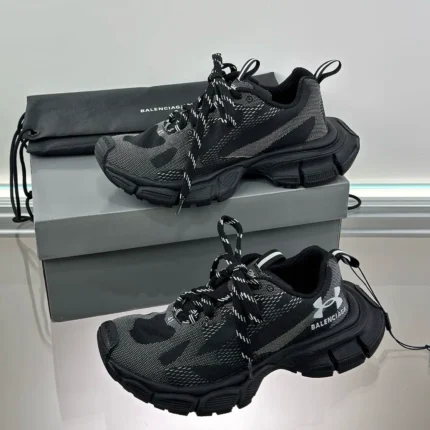 Balenciaga xxxl x UNDER ARMOUR