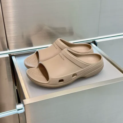 Balenciaga Slippers