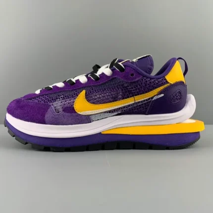 NIKE LDV VaporWaffle x SACAI